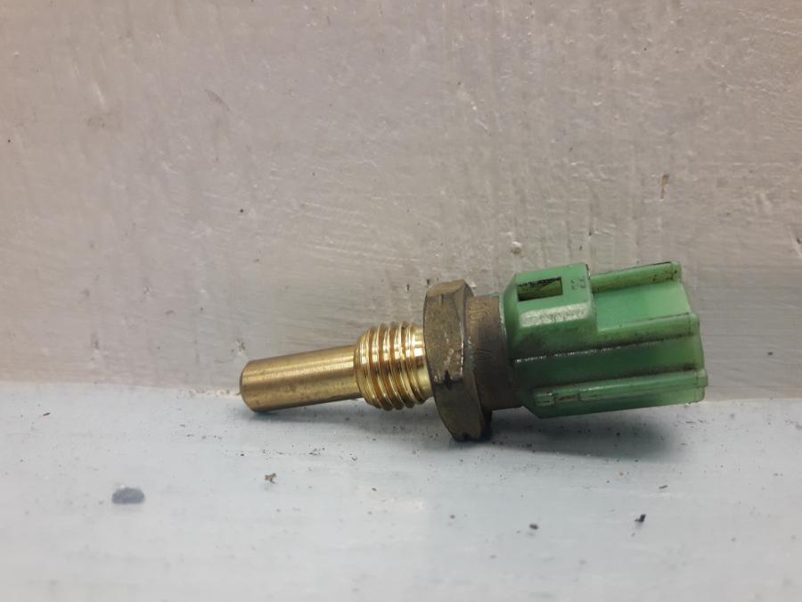 Framsidan på Luftburksensor från en Suzuki SV 1000 -2004 motorcykel.