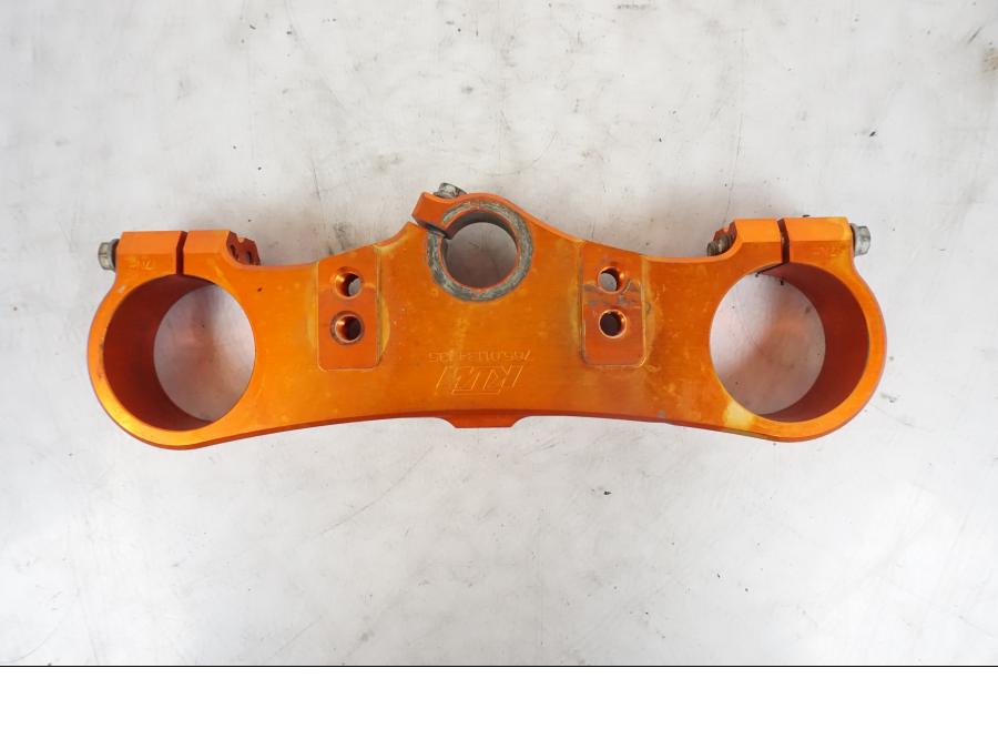 Höger sida på Gaffelkrona från en KTM 690 SMCR -2016 motorcykel.