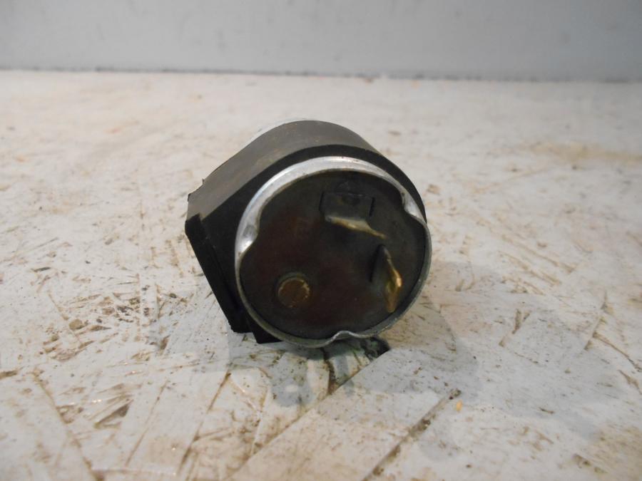 Baksidan på Blinkersrelä från en Honda GL 500 -1982 motorcykel.