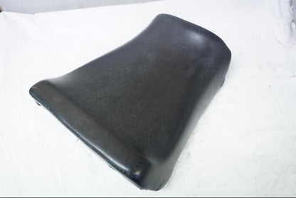 Vänster sida på Sadel från en Suzuki GSX-R 750 -1985 motorcykel.