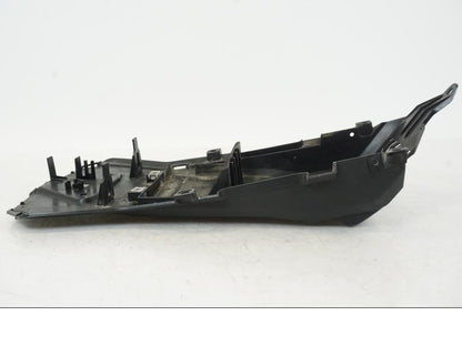 Extrabild1 på Undertail från en Aprilia Tuono V4R -2011 motorcykel.