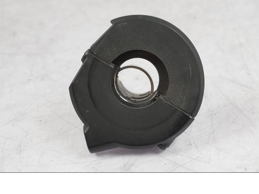 Höger sida på Gasklo från en BMW R 1200 GS -2005 motorcykel.