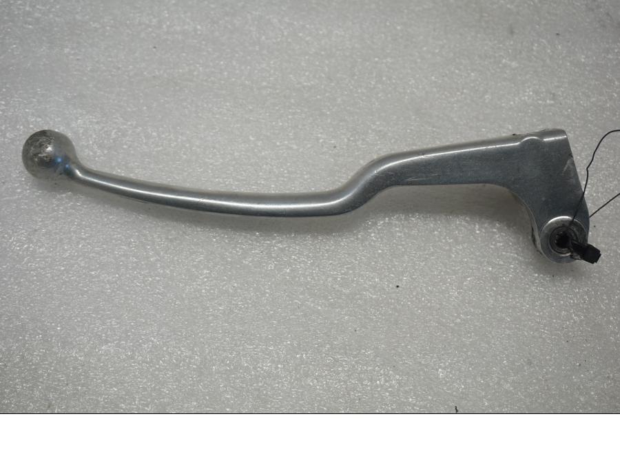 Framsidan på Kopplingsgrepp från en Yamaha YZF 1000 R1 -2001 motorcykel.