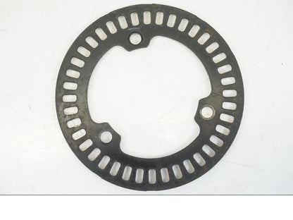 Höger sida på ABS krans från en Yamaha XSR 700 -2016 motorcykel.