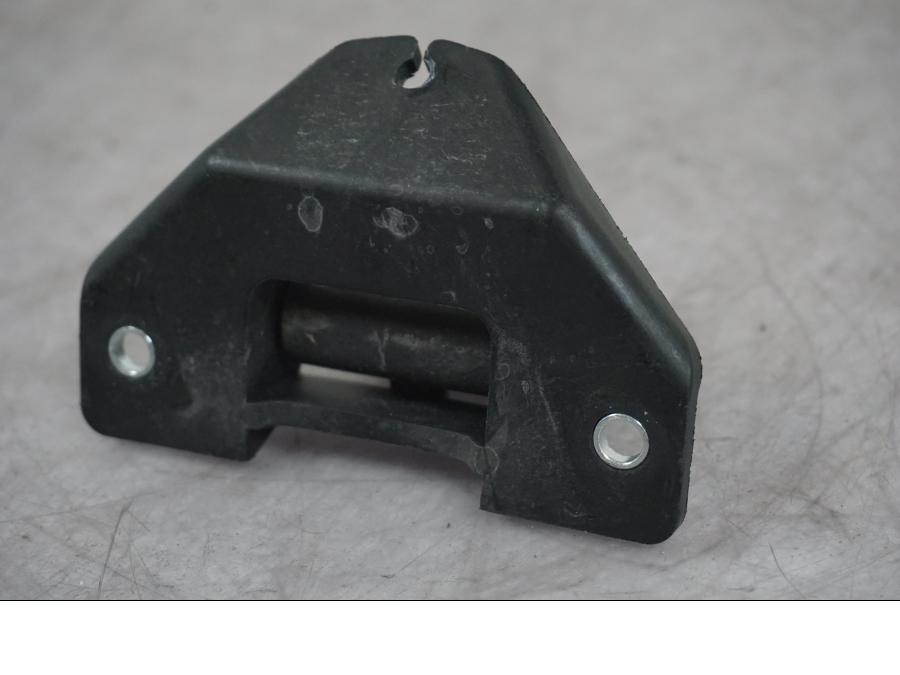 Snett uppifrån på Sadellåsmekanism från en BMW F 800 R -2018 motorcykel.