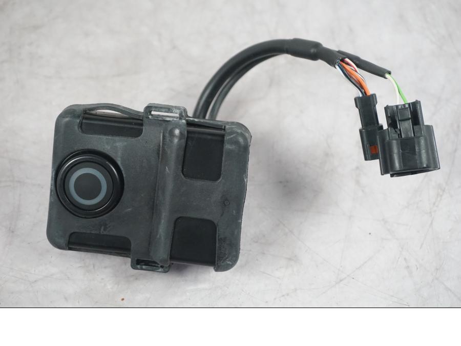 Framsidan på Anslutningsenhet från en KTM 1290 Super Duke R -2022 motorcykel.