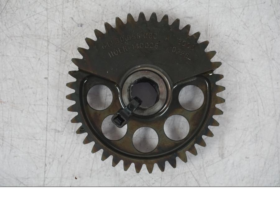 Baksidan på Balansdrev från en KTM 1190 Adventure -2015 motorcykel.