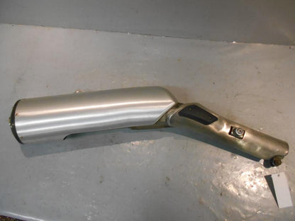 Framsidan på Ljuddämpare från en Suzuki DL 1000 -2003 motorcykel.