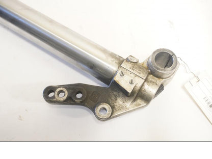 Baksidan på Gaffelben från en KTM 640 SM -2004 motorcykel.