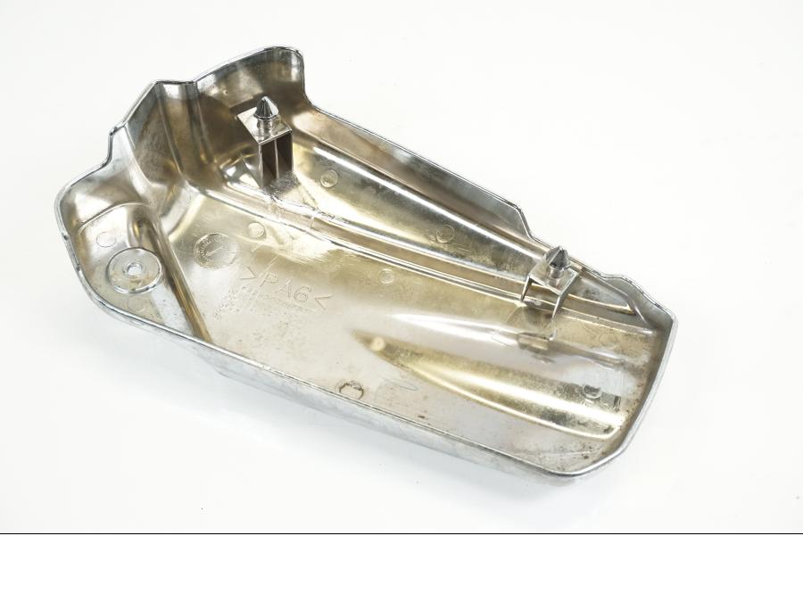 Höger sida på Sidopanel från en Yamaha XVS 1100 -2001 motorcykel.