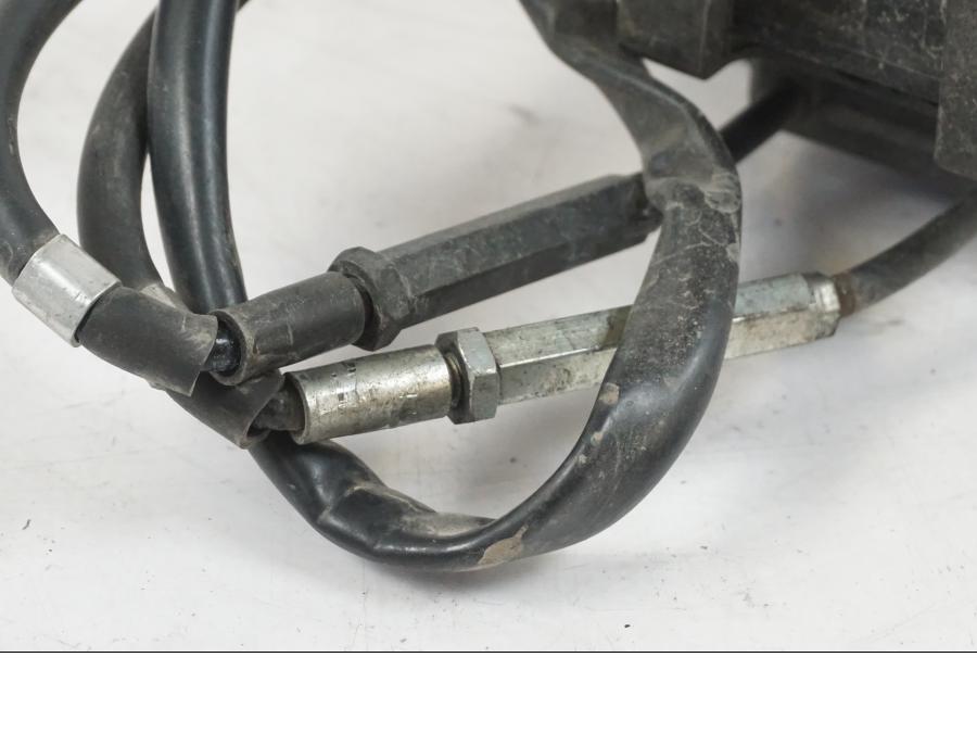 Snett uppifrån på Avgasspjällmotor från en Suzuki VZR 1800 -2009 motorcykel.