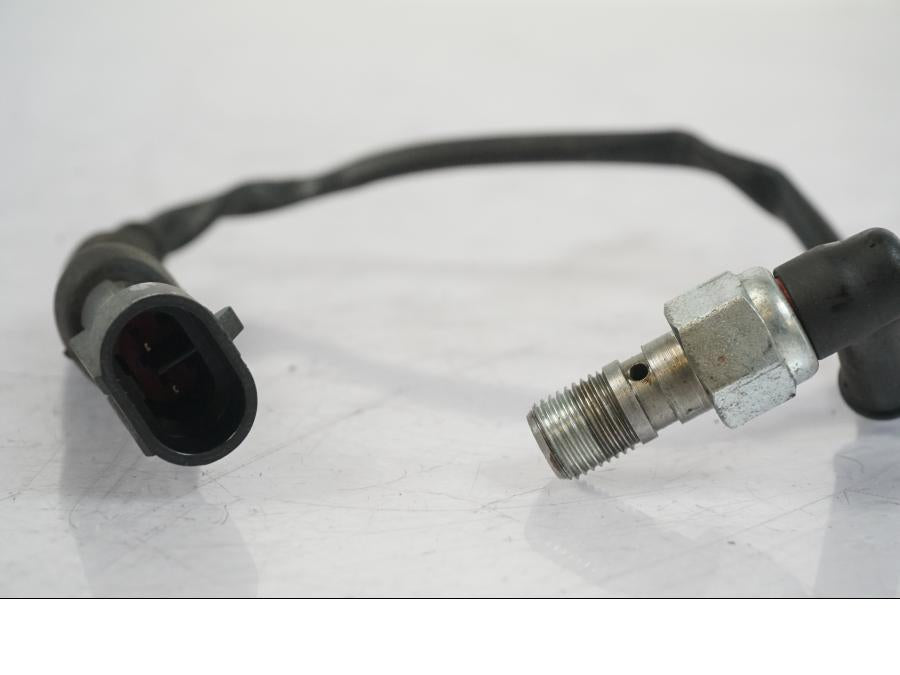 Vänster sida på Bromsljuskontakt från en KTM 1290 Super Duke R -2018 motorcykel.