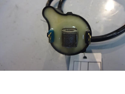 Baksidan på Tändspole från en Honda NC 750 S -2017 motorcykel.