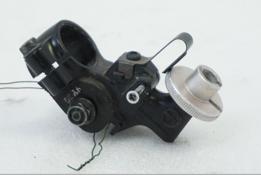 Baksidan på Kopplingsklo från en Aprilia RSV 1000 -2010 motorcykel.