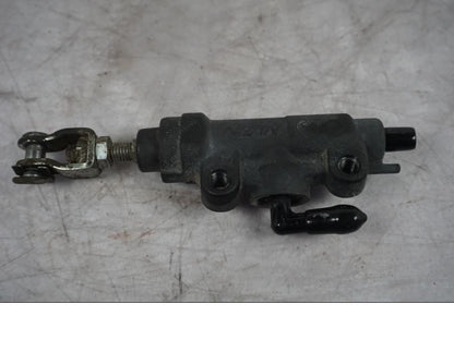 Framsidan på Bromshuvudcylinder från en Triumph Tiger Explorer -2016 motorcykel.