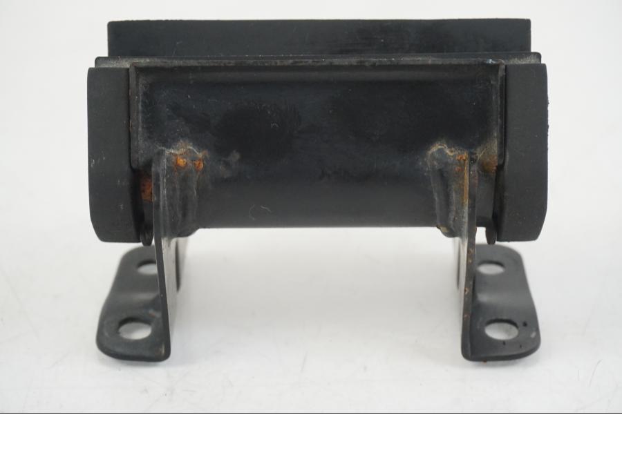 Vänster sida på Bensintankfäste från en Suzuki VS 1400 -1999 motorcykel.