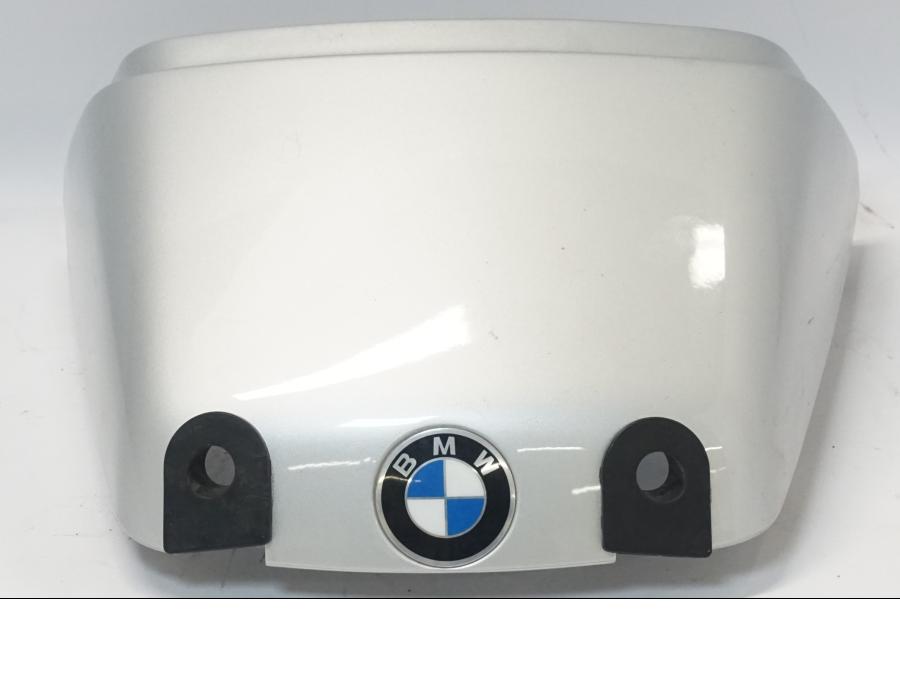 Framsidan på Bakvinge från en BMW R 1150 RS -2004 motorcykel.