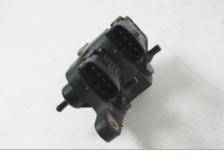 Snett uppifrån på Mapsensor från en Ducati Hyperstrada -2013 motorcykel.