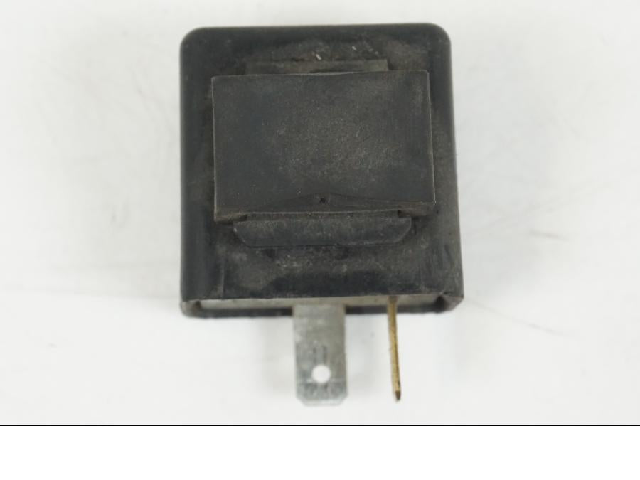 Höger sida på Blinkersrelä från en Aprilia RS 250 -1998 motorcykel.