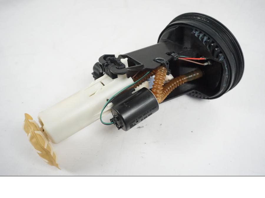 Extrabild5 på Bensinpump insprut från en BMW F 650 CS -2002 motorcykel.