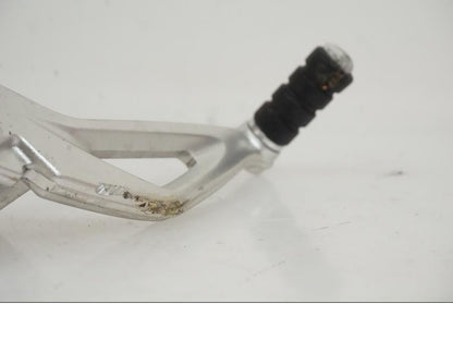 Höger sida på Bromspedal från en BMW R Ninet -2017 motorcykel.