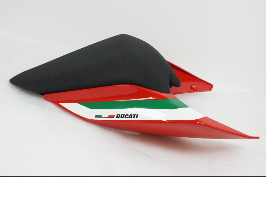 Framsidan på Bakvinge från en Ducati Panigale V2 -2022 motorcykel.