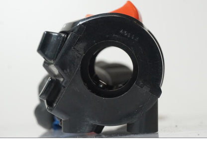 Höger sida på <p>Styrelreglage höger från Honda CBR 600 F 1997.</p>

<p>Med ljusbrytare.</p> motorcykel.