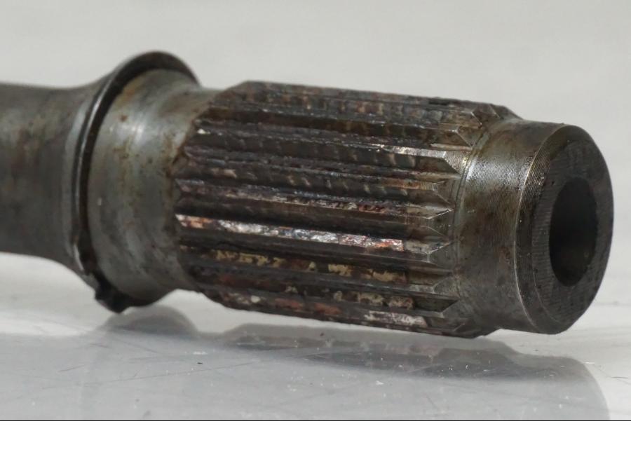 Extrabild1 på <p>Kardanaxel från Yamaha BT 1100 2002.</p>

<p>Med fjäder.</p> motorcykel.