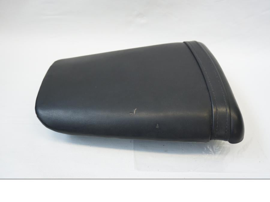 Framsidan på Sadel från en Honda CBR 900 RR -1997 motorcykel.