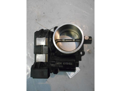 Framsidan på Spjällhus från en BMW R 1200 RS -2016 motorcykel.