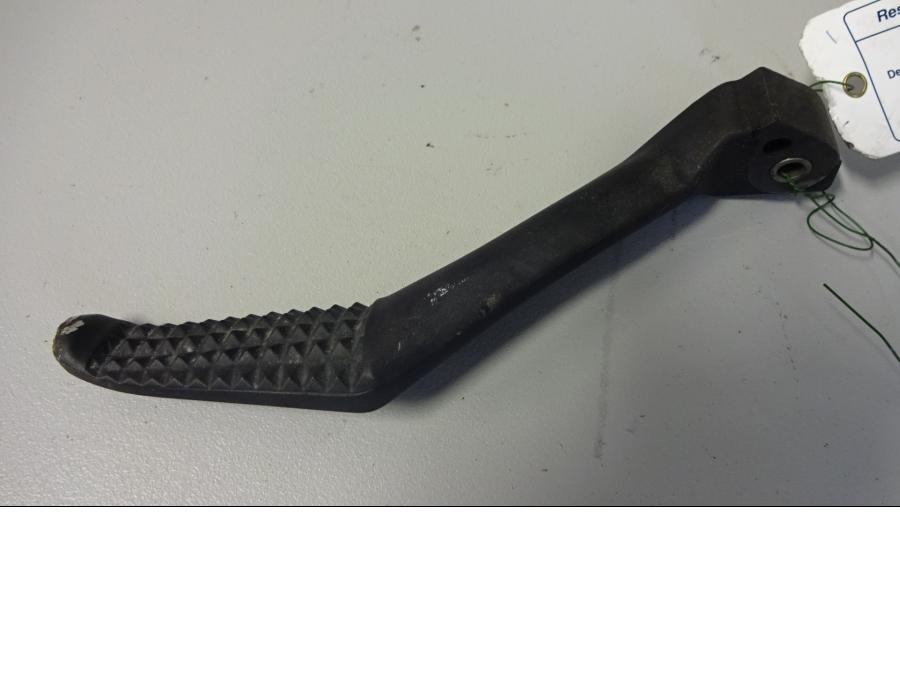 Framsidan på Fotpinne från en Yamaha MT-01 -2005 motorcykel.