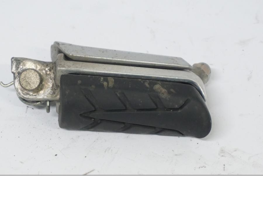 Höger sida på Fotpinne från en Honda CB 500 X -2015 motorcykel.