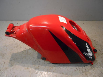 Baksidan på Bensintank från en Honda CBR 125 R -2007 motorcykel.
