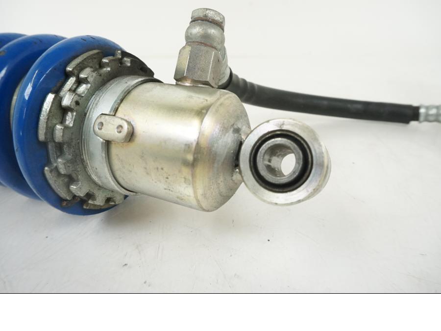 Snett uppifrån på Stötdämpare från en Triumph Speed Triple -2009 motorcykel.