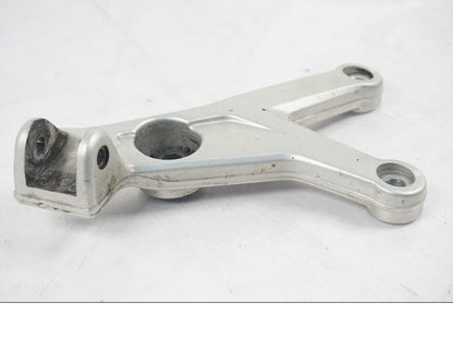 Baksidan på Fotpinnefäste från en MV Agusta Dragster -2014 motorcykel.