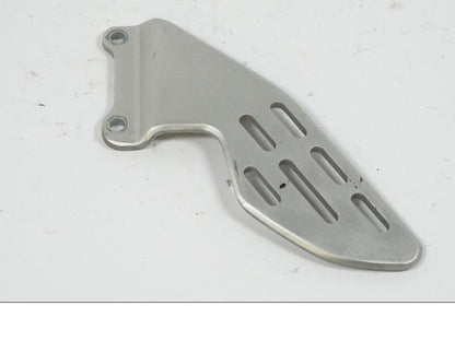 Höger sida på Fotpinnehälskydd från en Yamaha YZF 1000 R1 -2007 motorcykel.