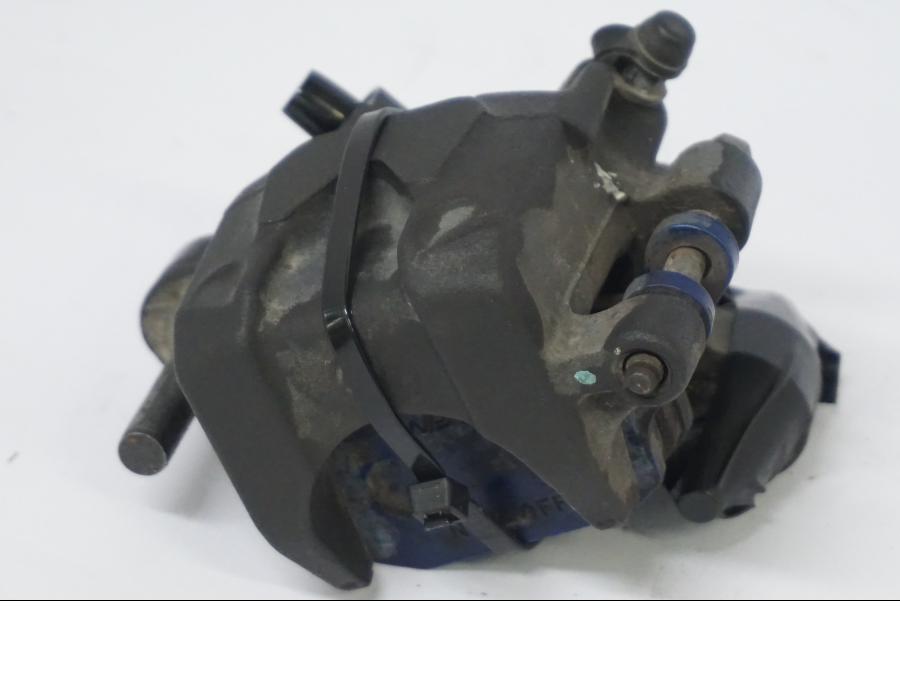 Vänster sida på Bromsok från en Honda CB 500 X -2015 motorcykel.