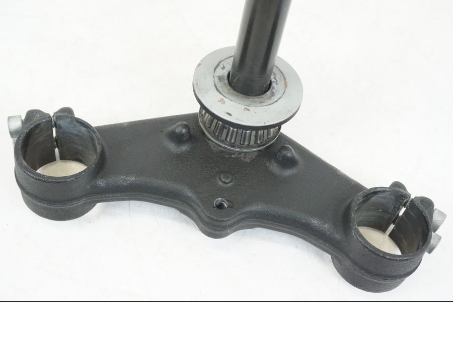 Vänster sida på Gaffelkrona från en BMW F 650 CS -2003 motorcykel.