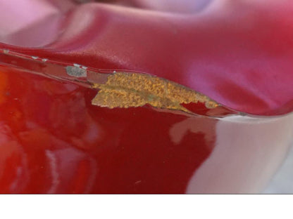 Snett nerifrån på Bensintank från en Kawasaki VN 900 -2006 motorcykel.