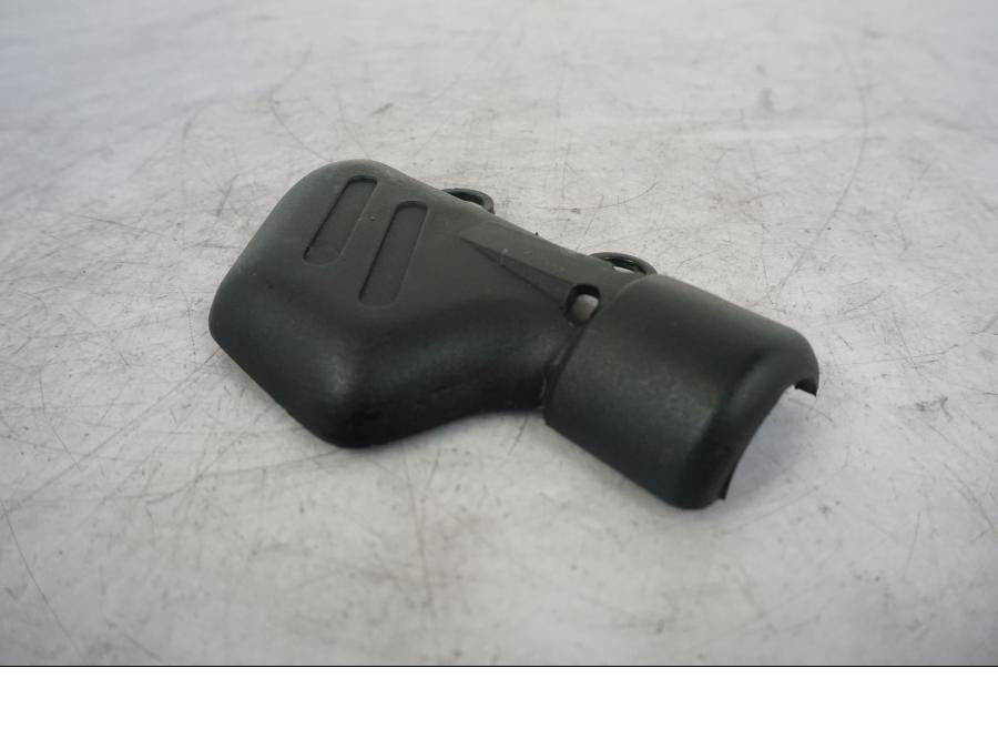 Höger sida på Bromshuvudcylinderskydd från en KTM 690 Duke -2014 motorcykel.