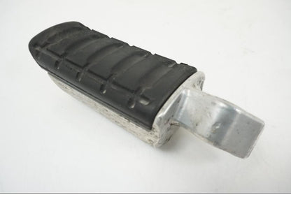 Höger sida på Fotpinne från en Honda XL 1000 V -2008 motorcykel.