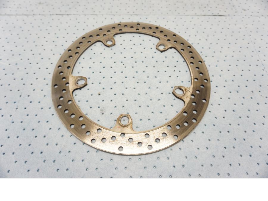 Framsidan på Bromsskiva från en BMW F 800 ST -2007 motorcykel.