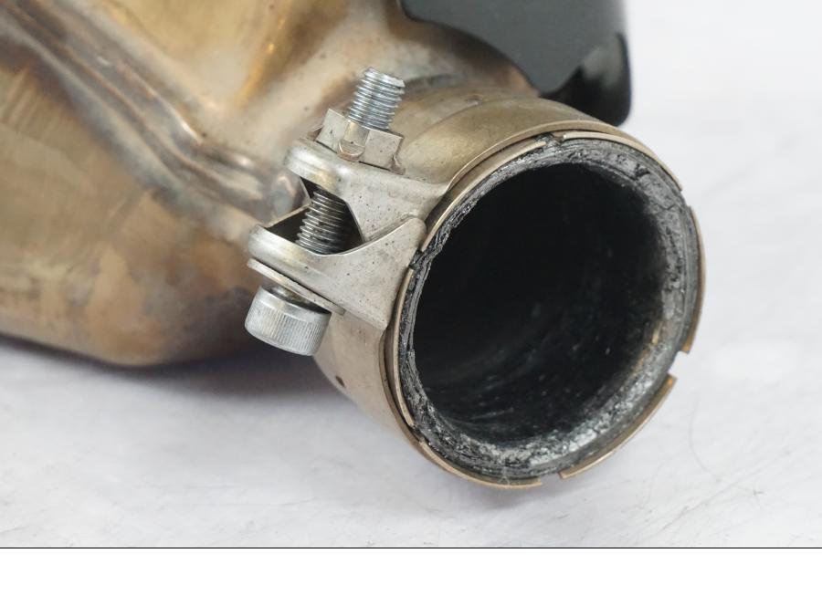 Extrabild2 på Mellanburk från en Kawasaki ZX-6R -2011 motorcykel.