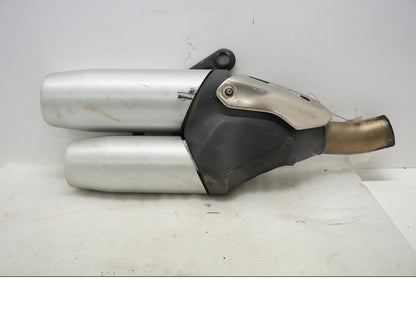 Framsidan på Ljuddämpare från en Ducati Monster 1200 -2015 motorcykel.