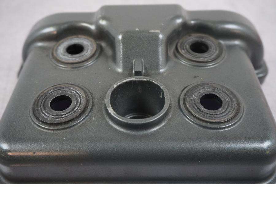 Höger sida på Ventilkåpa från en KTM 125 Duke -2017 motorcykel.