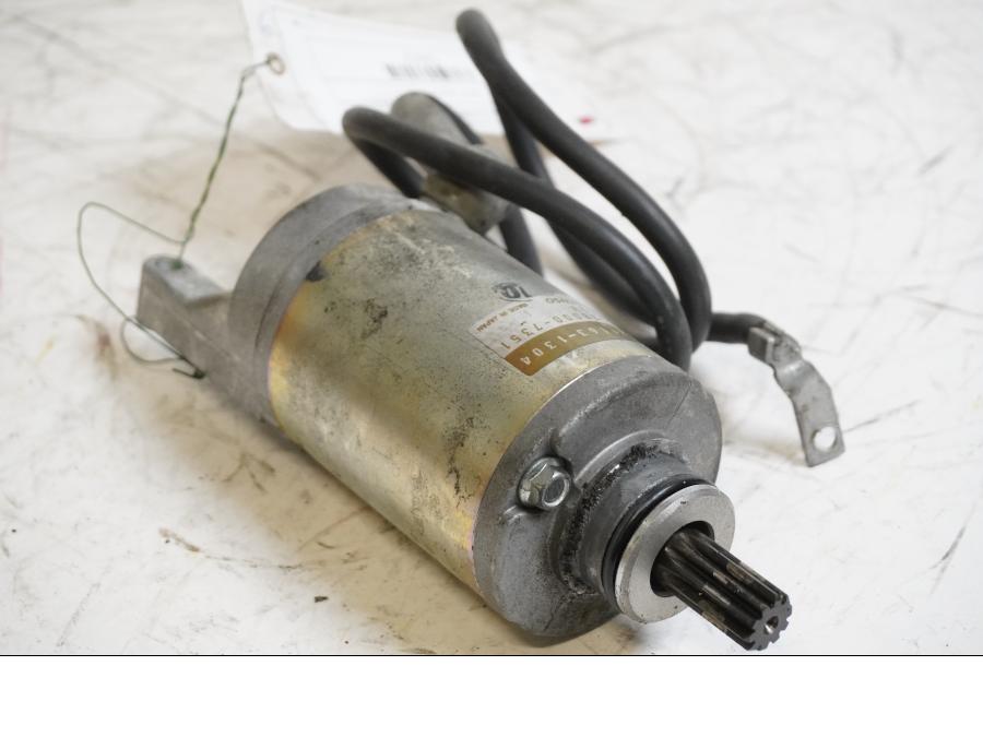 Framsidan på Startmotor från en Kawasaki ZX-6R -2002 motorcykel.