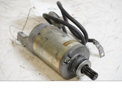 Framsidan på Startmotor från en Kawasaki ZX-6R -2002 motorcykel.