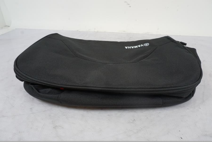 Höger sida på Väska från en Universal Universal -2023 motorcykel.