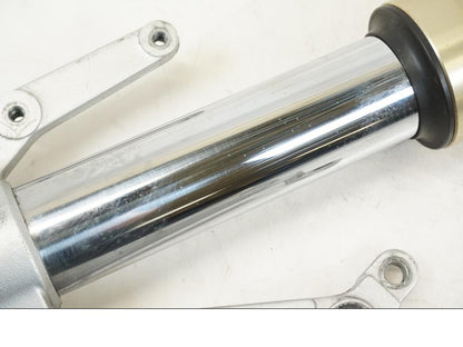 Vänster sida på Gaffelben från en Yamaha YZF 1000 R1 -2001 motorcykel.