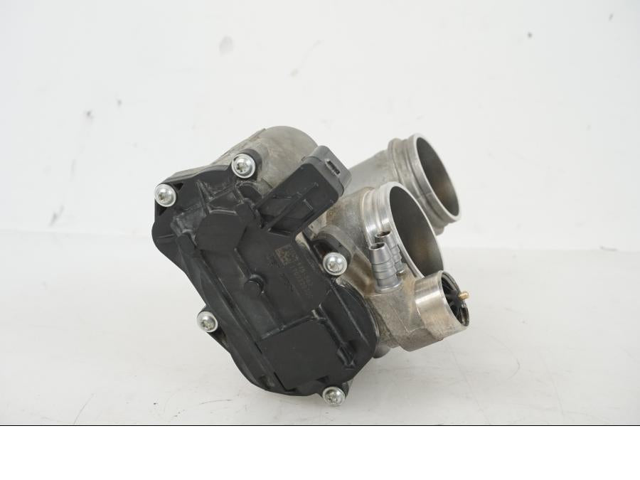 Baksidan på Spjällhus från en BMW F 750 GS -2019 motorcykel.